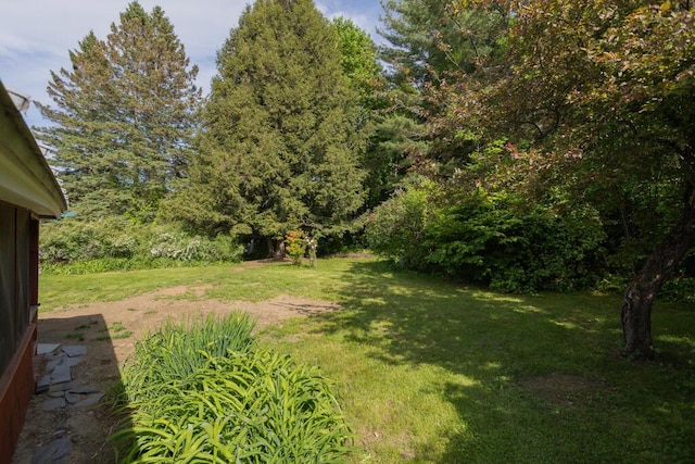103 Mountain View Rd, Farmington, ME 04938 - view of grassy yard