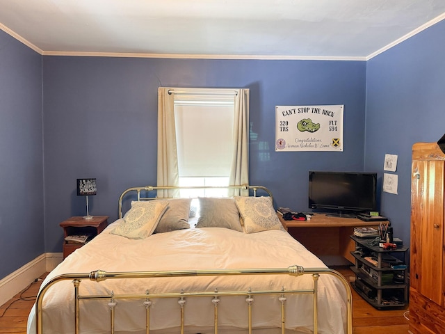 81 Parkview Ave, Bangor, ME 04401 - bedroom featuring wood finished floors and ornamental molding