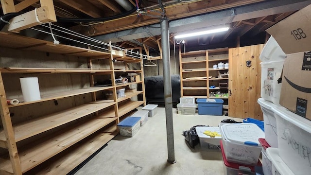 32 Highland Ave, Lincoln, ME 04457 - unfinished below grade area featuring heating fuel