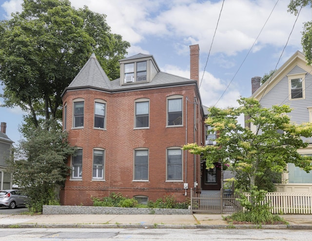 261 Vaughan St, Portland, ME 04102 - photo 2