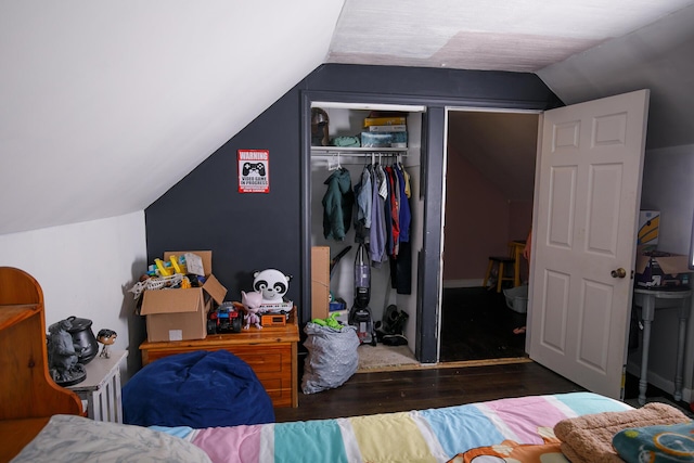 17 Duncan Rd, Augusta, ME 04330 - bedroom with wood finished floors, vaulted ceiling, and a closet