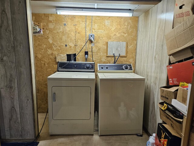 381 Birch St, Bangor, ME 04401 - laundry room featuring washer and clothes dryer