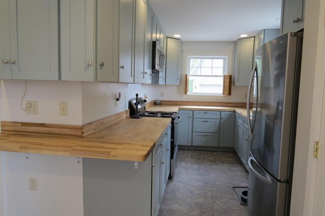 14 Old County Way, Ellsworth, ME 04605