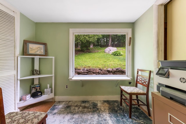 131 River Rd, Newcastle, ME 04553 - sitting room with baseboards