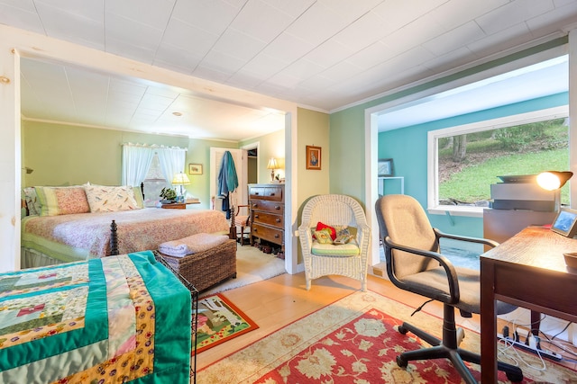 131 River Rd, Newcastle, ME 04553 - bedroom with ornamental molding