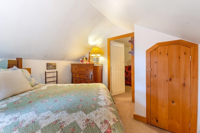 131 River Rd, Newcastle, ME 04553 - bedroom with light carpet and vaulted ceiling