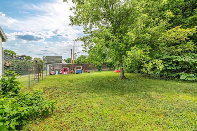 131 Pleasant St, Dexter, ME 04930 - view of yard