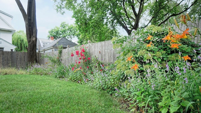 93 Fessenden St, Portland, ME 04103 - view of yard