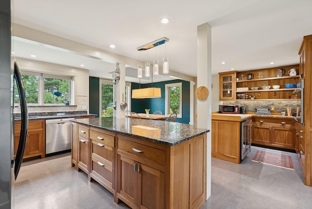 723 Pond Rd, Sidney, ME 04330