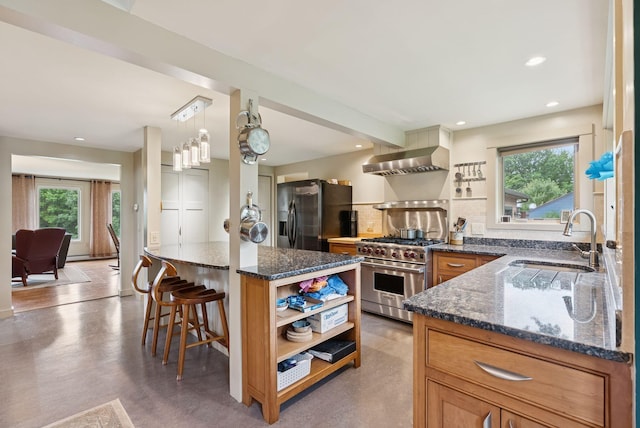 723 Pond Rd, Sidney, ME 04330