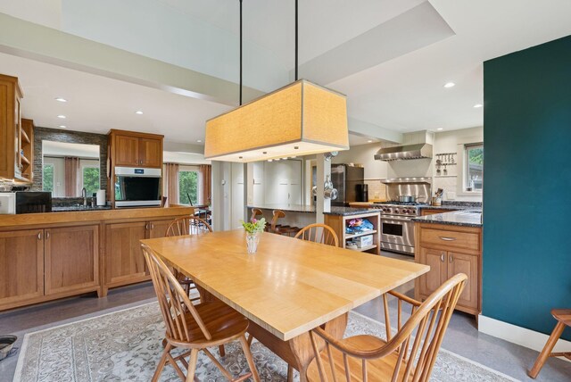 723 Pond Rd, Sidney, ME 04330