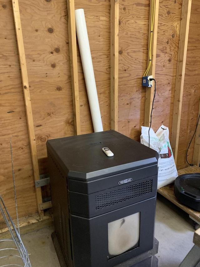 150 Leach Point Rd, Perry, ME 04667 - detailed view of concrete flooring