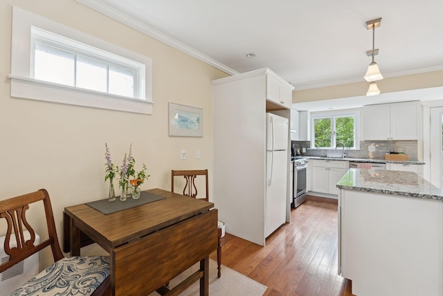 27 Hodge St, Wiscasset, ME 04578 - photo 11