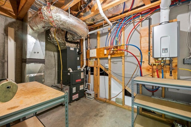 38 Harvest Hill Ln Unit 38, Auburn, ME 04210 - utility room with water heater