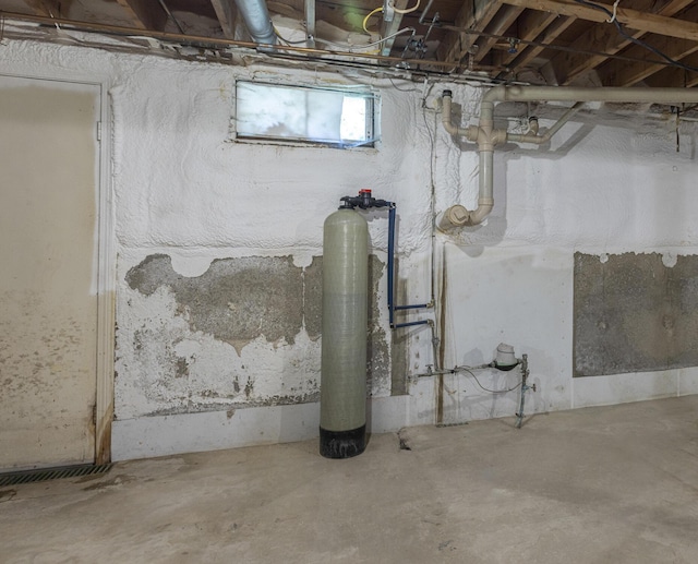 14 Bailey Ln, Brunswick, ME 04011 - below grade area featuring a water softener system