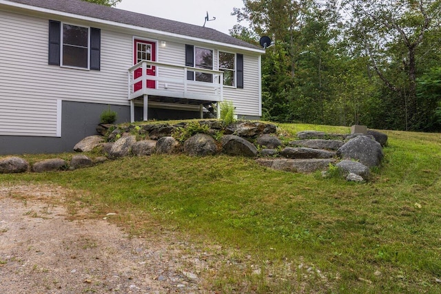 7 Lucas Ct, Bristol, ME 04539 - view of front of property with a front yard and roof with shingles