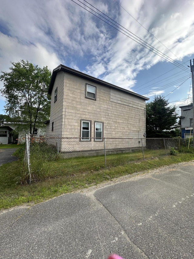 51 York St, Millinocket, ME 04462 - photo 2