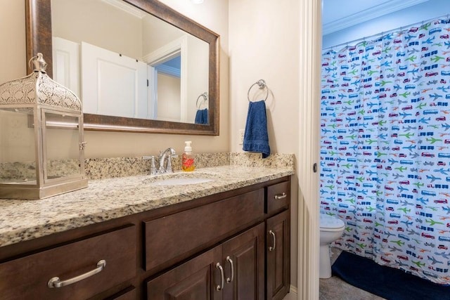 bathroom featuring a shower with curtain, toilet, and vanity