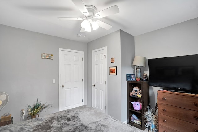 bedroom featuring ceiling fan