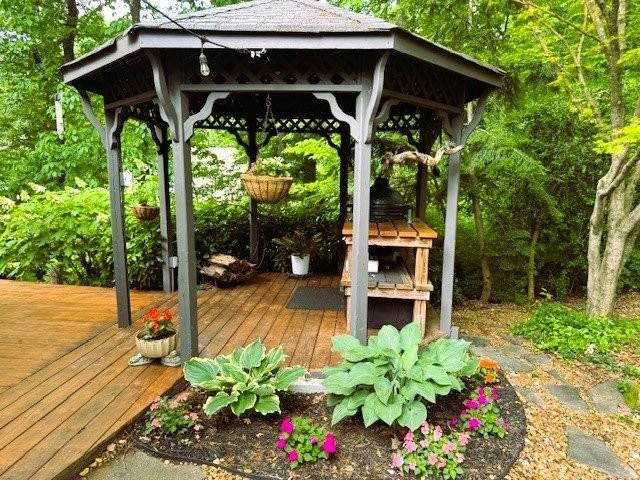 816 Dogwood Ln, Dalton, GA 30720 - deck with a gazebo