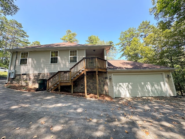 view of front of house with a garage