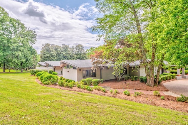 1301 Morton Dr, Dalton, GA 30720 - view of front of home with a front yard