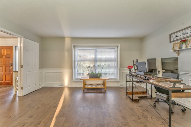 432 Castle Rd, Dalton, GA 30720 - home office featuring hardwood / wood-style floors and a textured ceiling