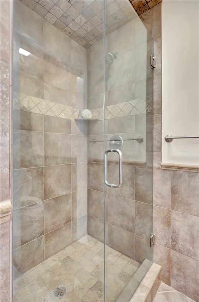 153 Buckingham Dr, Dalton, GA 30720 - full bath featuring a stall shower