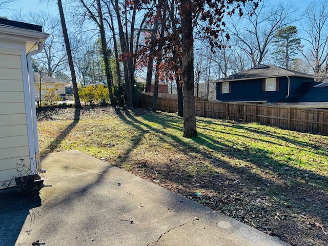 view of yard with a patio area