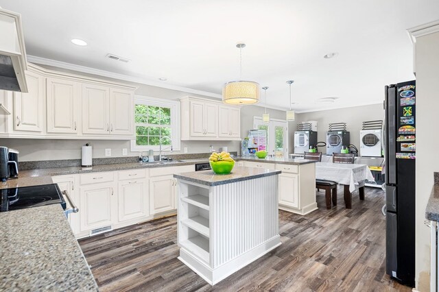 3414 Chattanooga Rd, Tunnel Hill, GA 30755 - kitchen featuring washer / clothes dryer, a peninsula, crown molding, dark wood finished floors, and recessed lighting