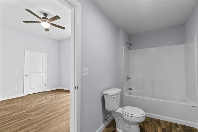429 Glenwood Ave, Dalton, GA 30721 - full bath with wood finished floors, shower / bathtub combination, and ceiling fan