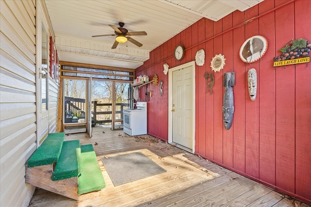 sunroom / solarium with ceiling fan