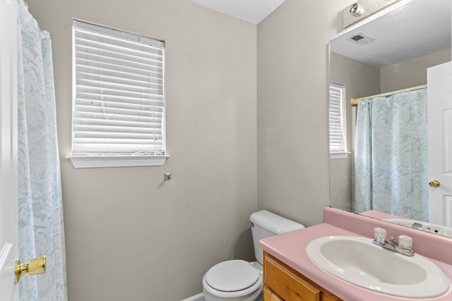 163 Shawn Ln, Chatsworth, GA 30705 - full bath featuring vanity and healthy amount of natural light