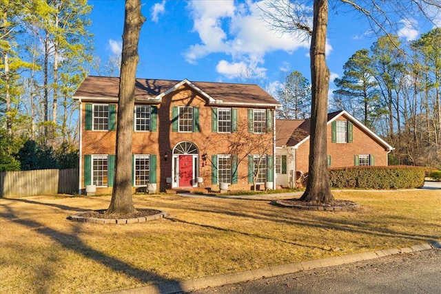 view of front of house featuring a front yard