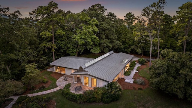 view of aerial view at dusk