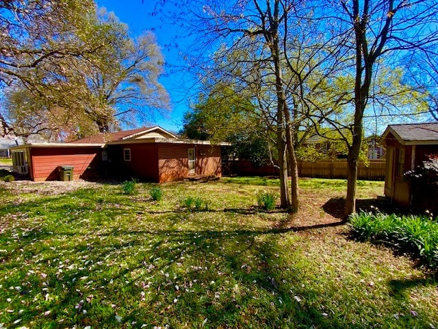 503 Williamsburg Dr, Dalton, GA 30720 - view of yard featuring fence
