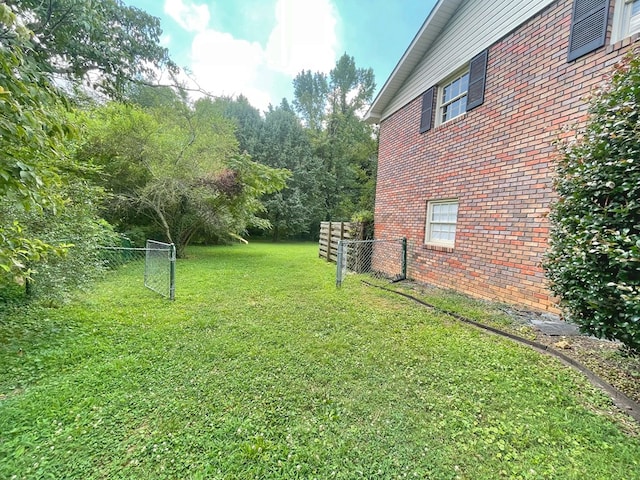 1229 Valencia Dr, Dalton, GA 30720 - view of yard