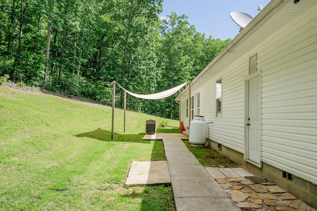 2163 Red Leaf Ln, Soddy Daisy, TN 37379 - view of grassy yard