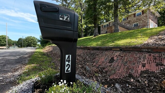 42 Travis Rd, Rossville, GA 30741 - exterior view