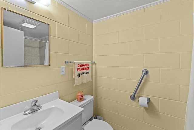 3932 Tibbs Bridge Rd, Dalton, GA 30721 - full bathroom featuring vanity, a tile shower, and ornamental molding