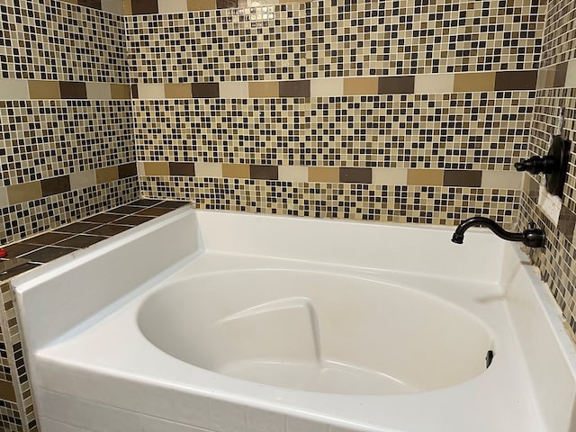 830 Chattanooga Rd, Cohutta, GA 30710 - full bath featuring a garden tub