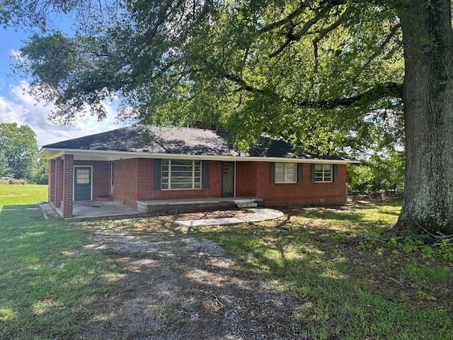 320 Mitchell Bridge Rd, Chatsworth, GA 30705 - single story home with brick siding and a front yard