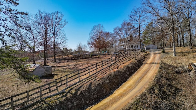 view of yard featuring a rural view