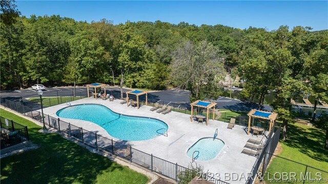100 Turn Bridge Ct, Porto Cima, MO 65079