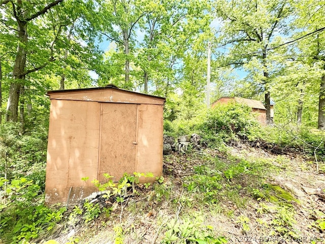 view of outdoor structure