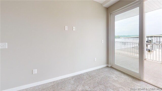 view of carpeted spare room