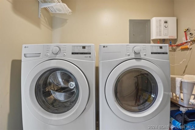 washroom with washer and clothes dryer