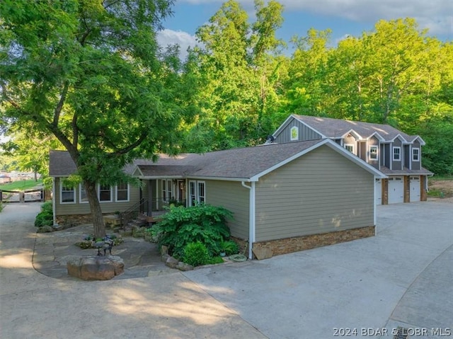 view of front of house featuring a garage