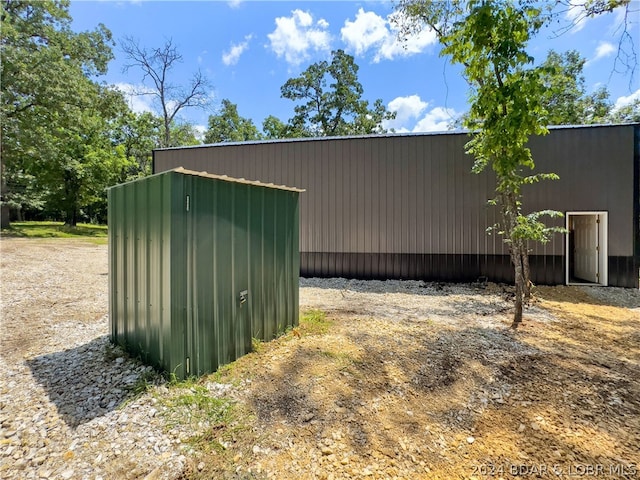 view of outbuilding