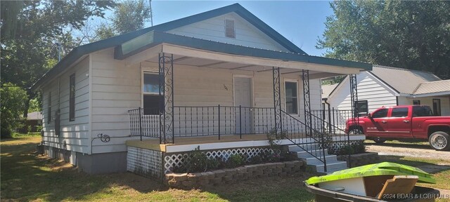 view of front of home featuring a porch